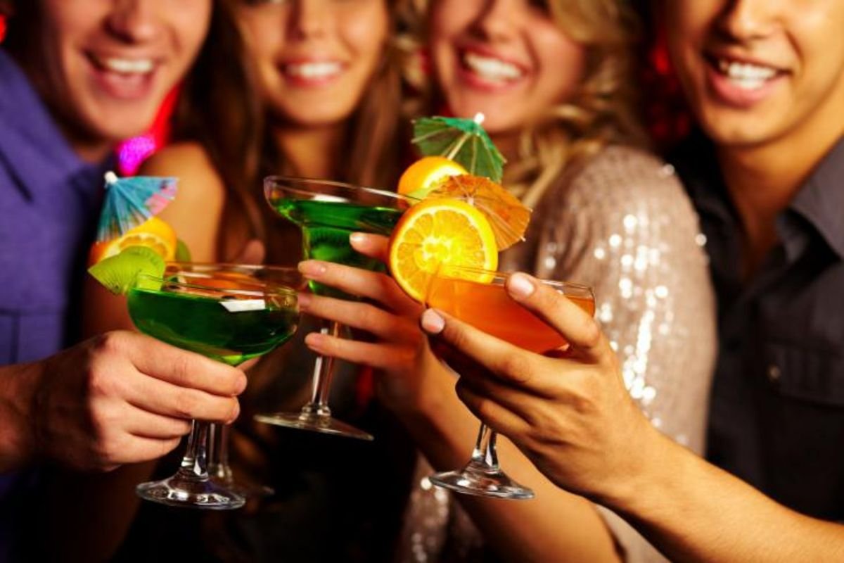 hosting-a-cocktail-party