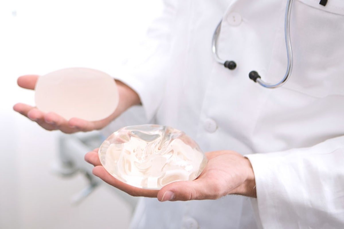 breast-augmentation-consultation