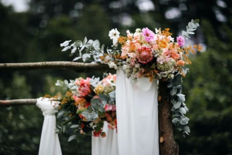 rooftop-wedding-flowers
